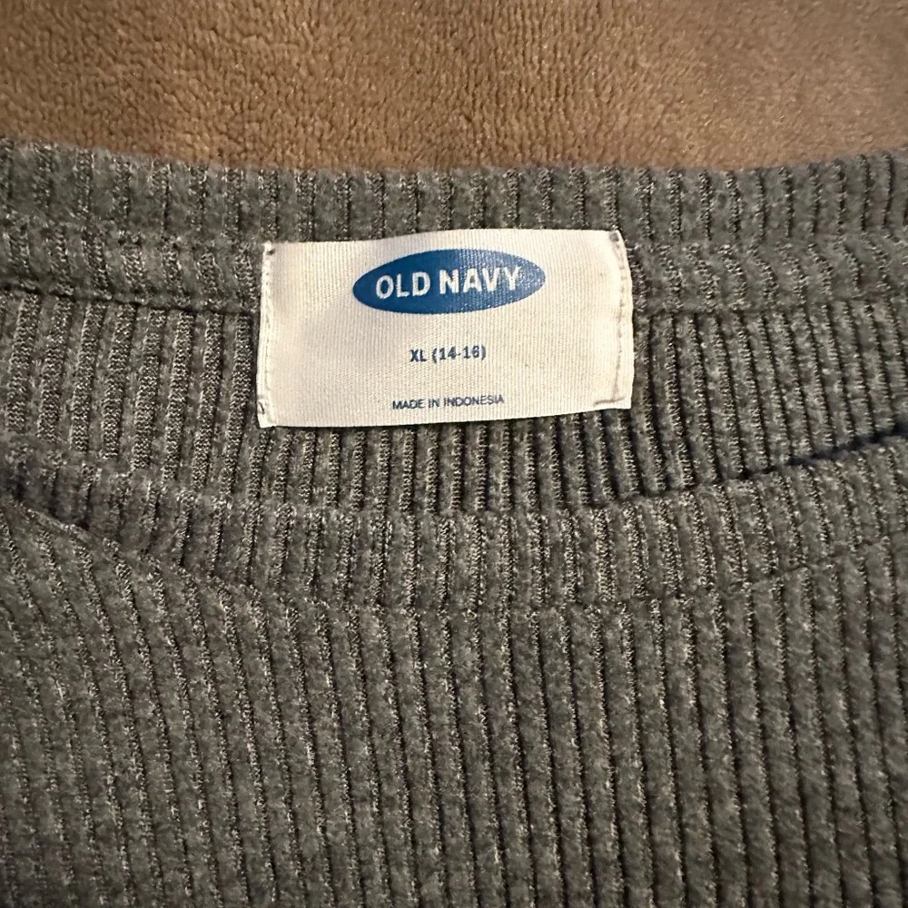 Old Navy Long Sleeve. - Picture 4 of 6